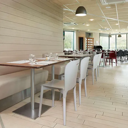 Hotel Campanile Centre - Saint Jacques 3*