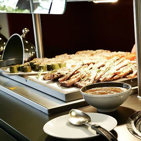 Campanile Centre - Saint Jacques Hotel